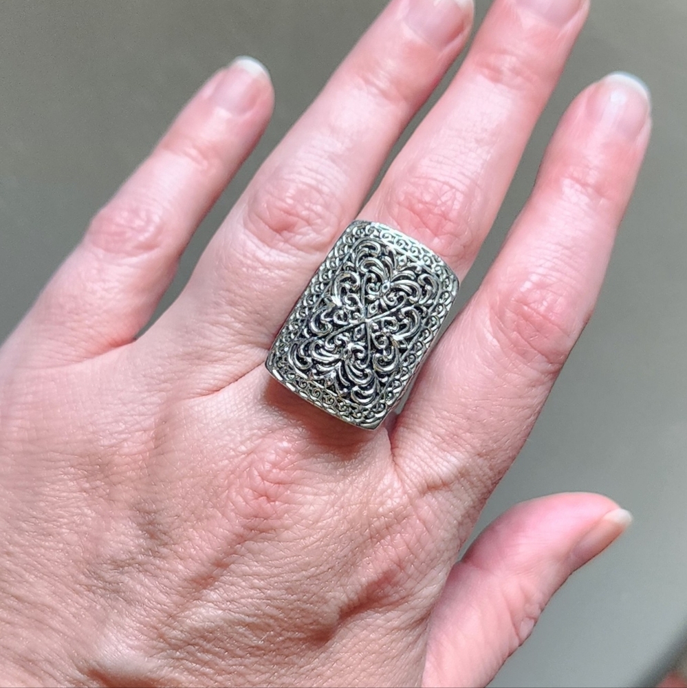 Bold Filigree Silvertoned Ring